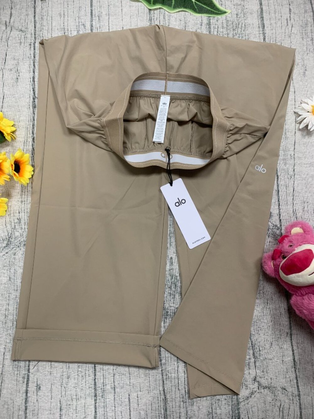 New ALO Yoga Women's Gravel Suit Up Pants👜Relaxed Fit 30" Inseam - Picture 5 of 10
